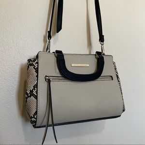 Kenneth Cole Reaction Beige&Black Crossbody purse